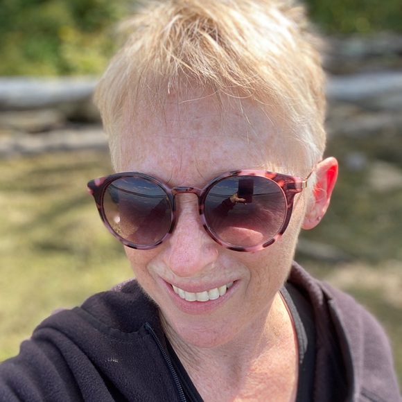 Meet your Posher, Sheila - Picture 2 of 7